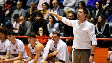 Il coach biancorosso Antimo Martino