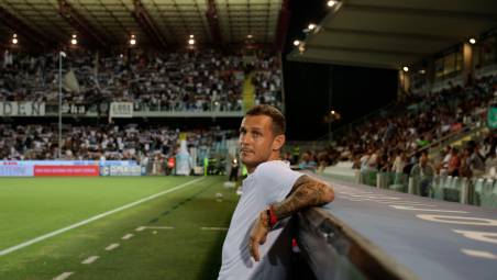 Il tecnico bianconero Alessandro Diamanti guarda il suo nuovo stadio pronto a riaccenderlo (Zanotti)