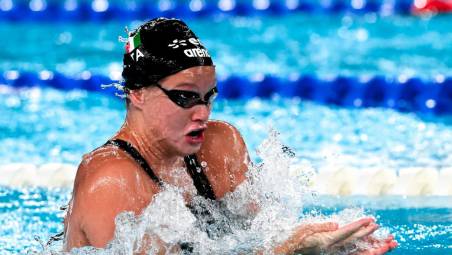 Anita Bottazzo in azione nella batteria dei 100 rana (foto federnuoto.it/DeepBlueMedia.eu)