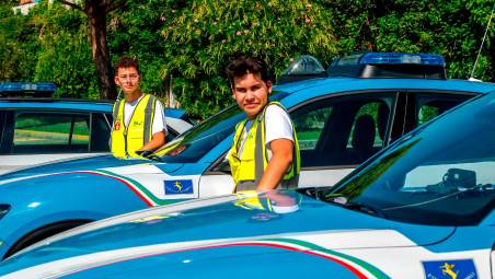Rimini, i giovani di “On The Road” nella scorta del Papa: un’esperienza unica con la Polizia Stradale