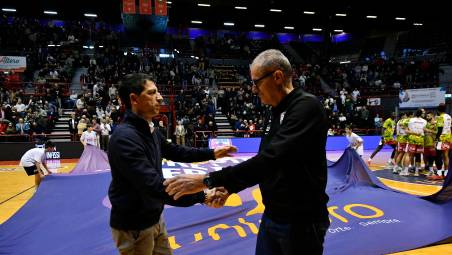 I coach Antimo Martino e Sandro Dell’Agnello prima del derby d’andata a Forlì (Blaco)