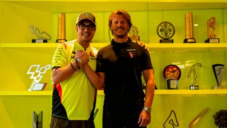 Ora è ufficiale: nel 2027 Nicolò Bulega correrà in MotoGp con la Ducati del Pertamina Enduro VR46 Racing Team