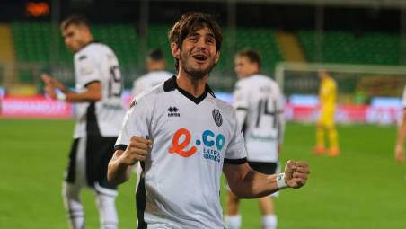 Cristian Shpendi sfida il gemello e altri tre ex: una classifica cannonieri “made in Cesena”