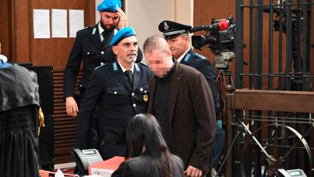 Forlì, i sospetti dei colleghi di Spada: “Troppe morti durante i suoi trasporti”