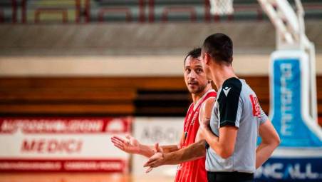 Sanguinetti e l’arbitro domenica a Jesi