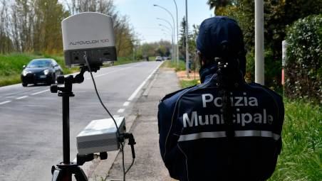 Ravenna, multe cancellate «per sbaglio». L’appello assolve il vigile