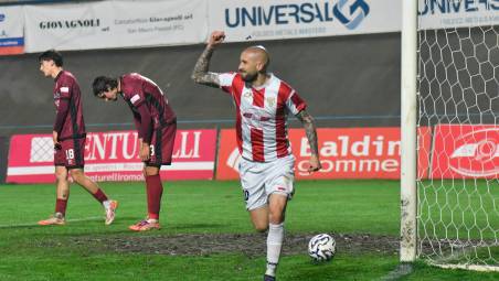 Carlo Ilari festeggia il gol del 2-0 (Blaco)