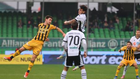 Matteo Guidi in elevazione (Zanotti)