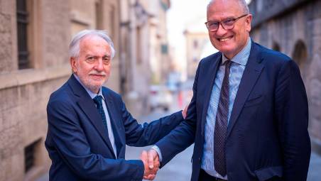 Da sinistra, il passaggio di consegne tra Corrardo Petrocelli e Paolo Pascucci