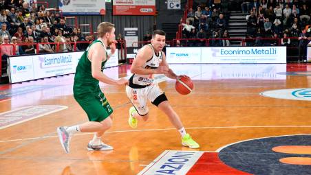 Basket A2, l’Unieuro batte Avellino in volata (73-71)