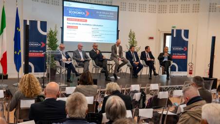 Le associazioni imprenditoriali e l’assessore Raffini al tavolo della recente Conferenza economica (foto Mmph)