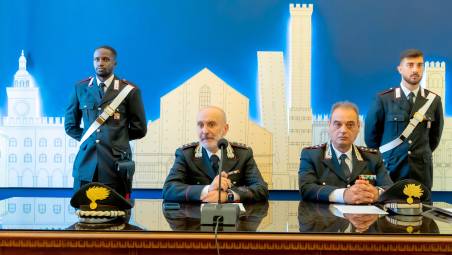 La conferenza stampa di oggi dei Carabinieri (foto Mauro Monti Mmph)