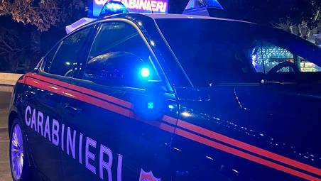 Faenza, al chiosco pretende l’ennesimo bicchiere poi aggredisce dipendente e carabinieri