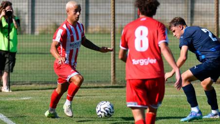 Nicola Farinelli in azione con il Forlì in precampionato (foto FABIO BLACO)