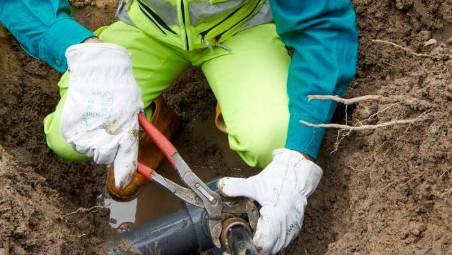 Lavori su una conduttura idrica