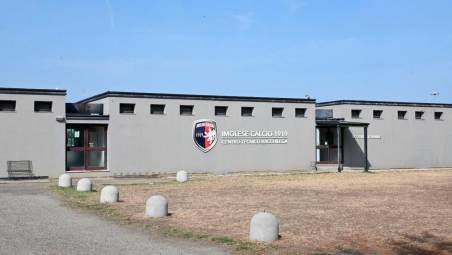 Guardia di finanza all’Imolese. Intanto c’è chi reclama lo stipendio