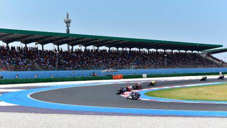 Misano, muore per un malore un marshal al lavoro per la Superbike