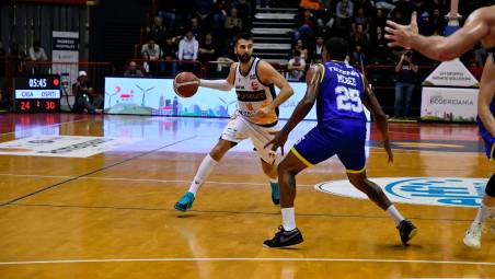 Il play Riccardo Tavernelli (foto Blaco)