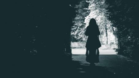 Rimini, picchia e insulta il marito davanti alla figlia: per la madre chiesti 3 anni e 6 mesi