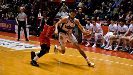 Basket A2, l’Unieuro vince, Allen ai saluti VIDEO