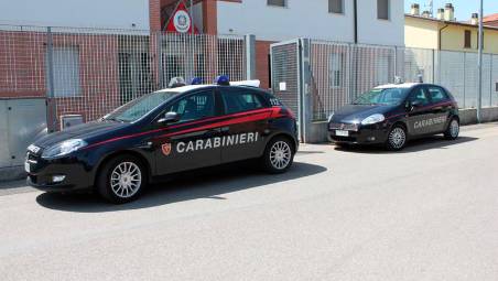 Massa Lombarda, pensionata di 78 anni ruba la borsa a una 83enne all’uscita dal supermercato