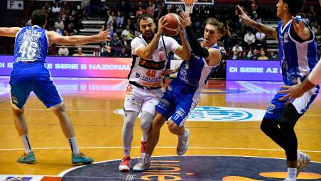 Simone Pepe nel match dell’Unieuro contro Ruvo di Puglia (Blaco)