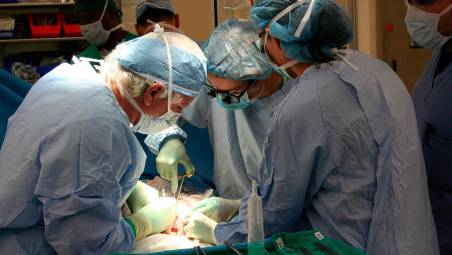 Ravenna: gamba amputata dopo una protesi al ginocchio. Clinica condannata a risarcire