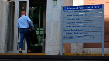 L’ingresso del Tribunale di Forlì