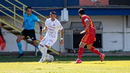 Cristian Spini, con il decisivo aiuto del centrocampista di casa Franchini, ha pareggiato al 66’ (Chianese)