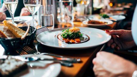 Dalla cucina di casa al sogno imprenditoriale: cosa serve davvero per aprire un ristorante?