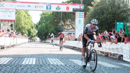 Il massese Filippo Baroncini rovinosamente caduto al Tour di Polonia