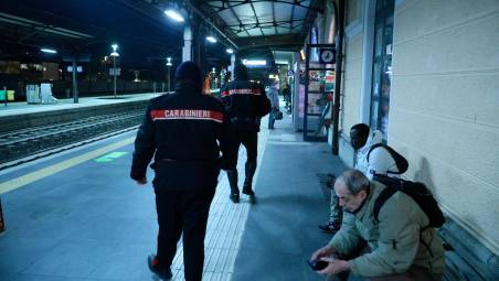 “Fumato”, molesta sul treno una giovane viaggiatrice: arrestato in stazione a Cesena