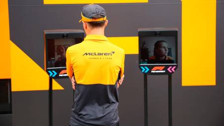 Lando Norris in collegamento con i ragazzi di Montecatone (foto Mmph)
