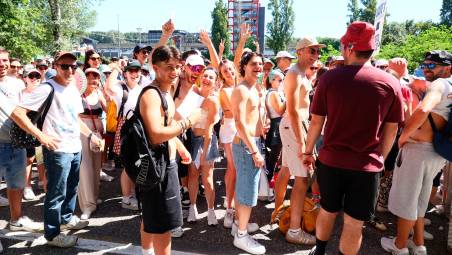 Imola, il pubblico di Cremonini è già arrivato in città GALLERY MMPH