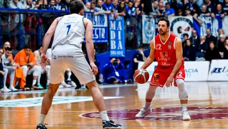 Giacomo Sanguinetti, guardato a vista da Michele Ebeling, è stato il migliore dei biancorossi