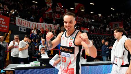 Basket A2, l’Unieuro batte anche Cento (80-73)