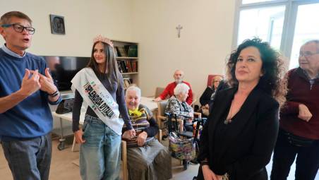 Cesena, vince il concorso di bellezza e va a festeggiare dai suoi “nonnini” del Don Baronio, dove ha svolto il tirocinio - Gallery