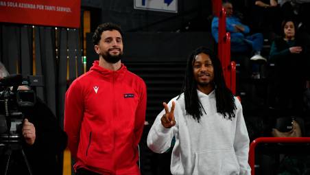 Rapahel Gaspardo e Demonte Harper mercoledì al PalaGalassi (foto Blaco)