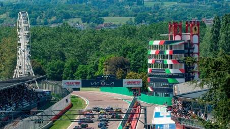 Le auto del campionato Gt Sprint in pista questo fine settimana a Imola