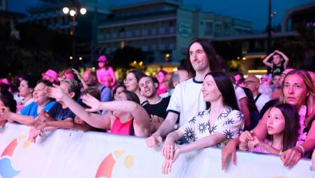 Spettatori al concerto di Clara