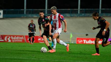 Il centrocampista forlivese Francesco Menarini foto FABIO BLACO