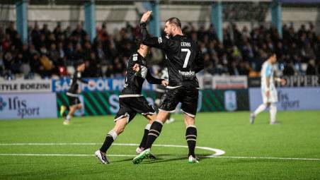 Alberto Cerri festeggia il gol del provvisorio 2-1 (Rega)
