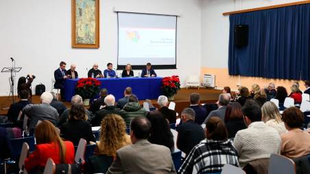 L’incontro per festeggiare i 40 anni del Gruppo cooperativo Solco ieri al Seminario diocesano presenti anche il sindaco, il vescovo e la Città metropolitana (foto Mmph)