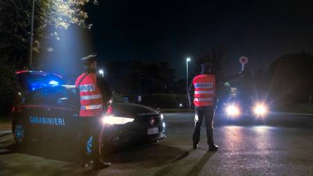 Imola, lo trafigge a pochi centimetri dal cuore: 19enne denunciato per tentato omicidio