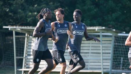 Andrea Ciofi tra Xavello Druiventak e Ibrahima Papa Wade (foto Gianmaria Zanotti)