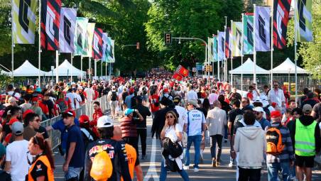 Il pubblico dell’ultimo Gran premio per le strade di Imola (foto mmph)