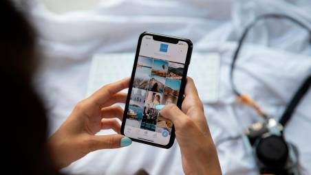 Rimini, “se rivuoi il cellulare dammi 150 euro”: la coppia di turisti non cede al ricatto e lo fa arrestare