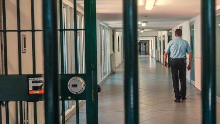 Rimini. Violenza sessuale su quattro bambini, arrestato un 27enne animatore sammarinese