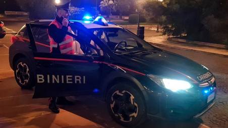 Cesenatico, dopo sorpassi spericolati prova la fuga davanti ai Carabinieri: motociclista denunciato