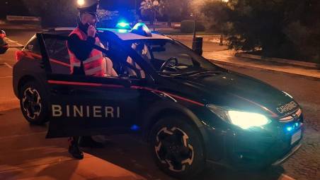Cesenatico, controlli serrati: 7 denunce e sequestri di armi e droghe